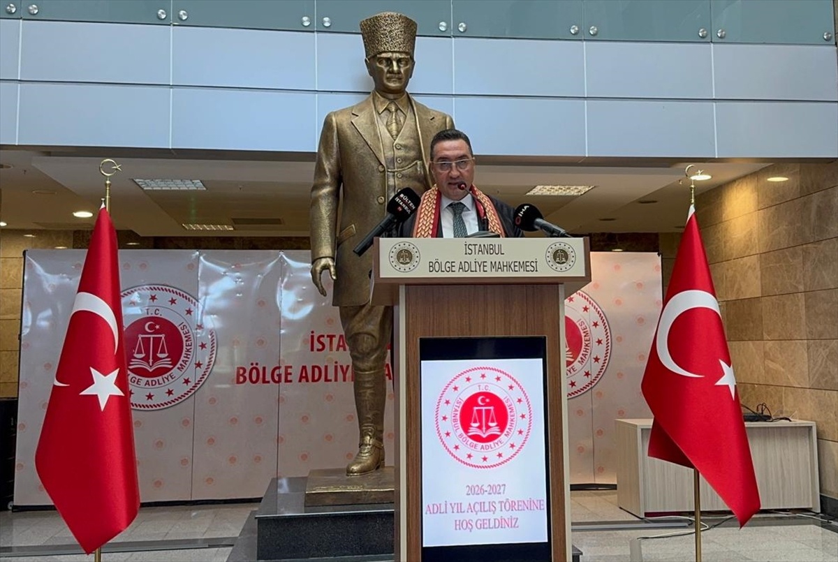 İstanbul Bölge Adliye Mahkemesi\'nde yeni adli yıl töreni, dosya sayılarındaki artış ve 575 hakimle açıldı