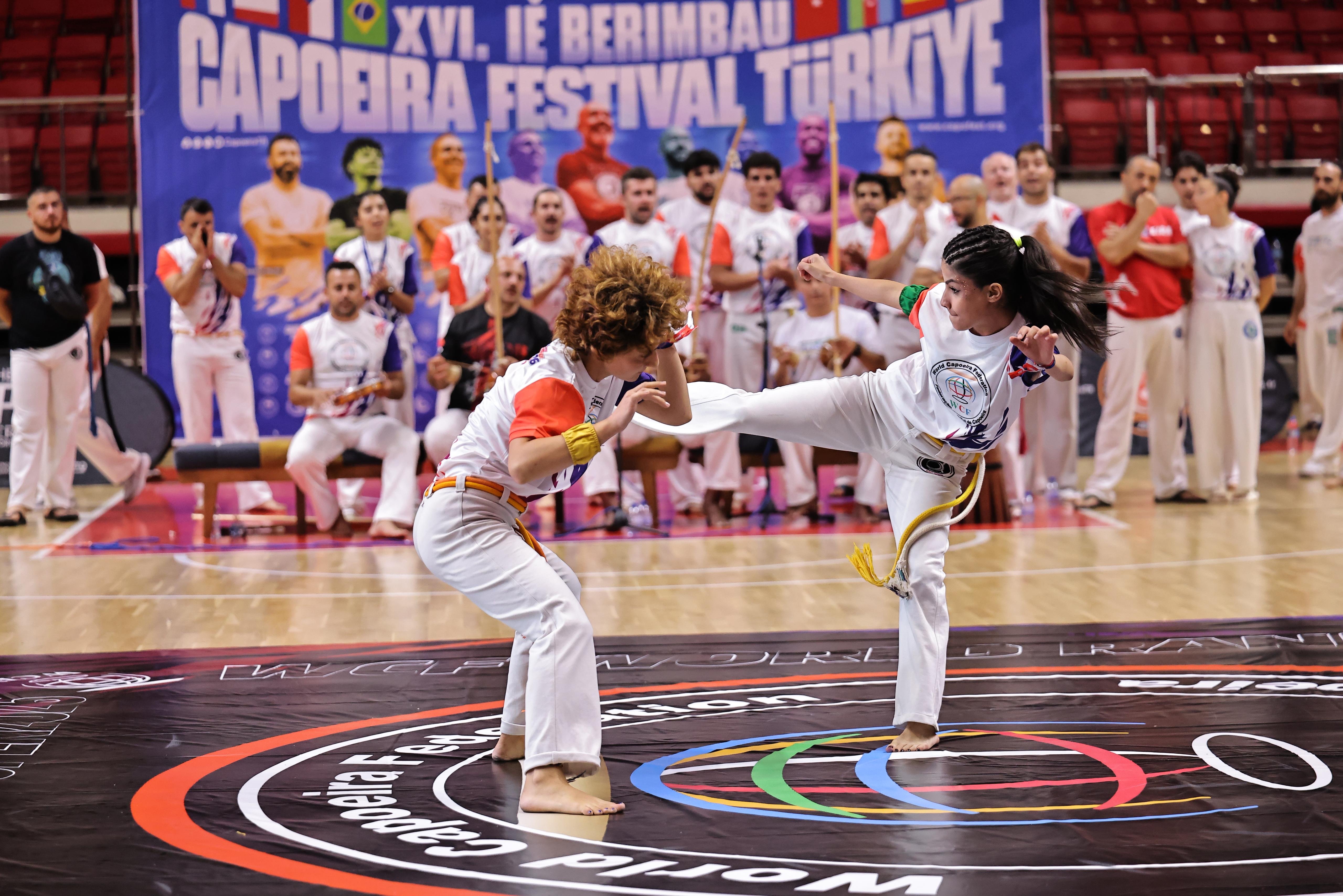 Kahramanmaraşlı <a class='keyword-sd' href='/capoeira/' title='Capoeira'>Capoeira</a> Sporcuları <a class='keyword-sd' href='/samsun/' title='Samsun'>Samsun</a>'daki <a class='keyword-sd' href='/uluslararasi/' title='Uluslararası'>Uluslararası</a> Şampiyonada 5 Madalya Kazandı
