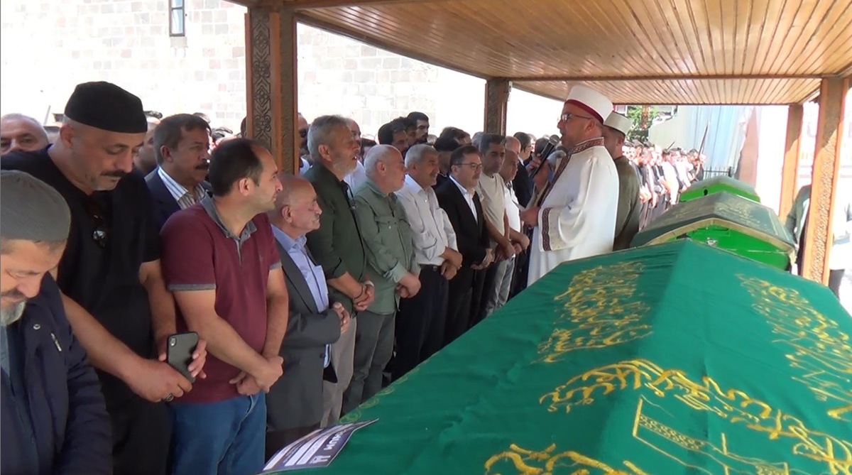Nişan dönüşü feci kaza: 3 arkadaş hayatını kaybetti