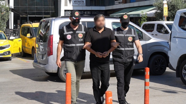 Kapıkule'de Tır Dorsesindeki Kaçaklar Yakalandı