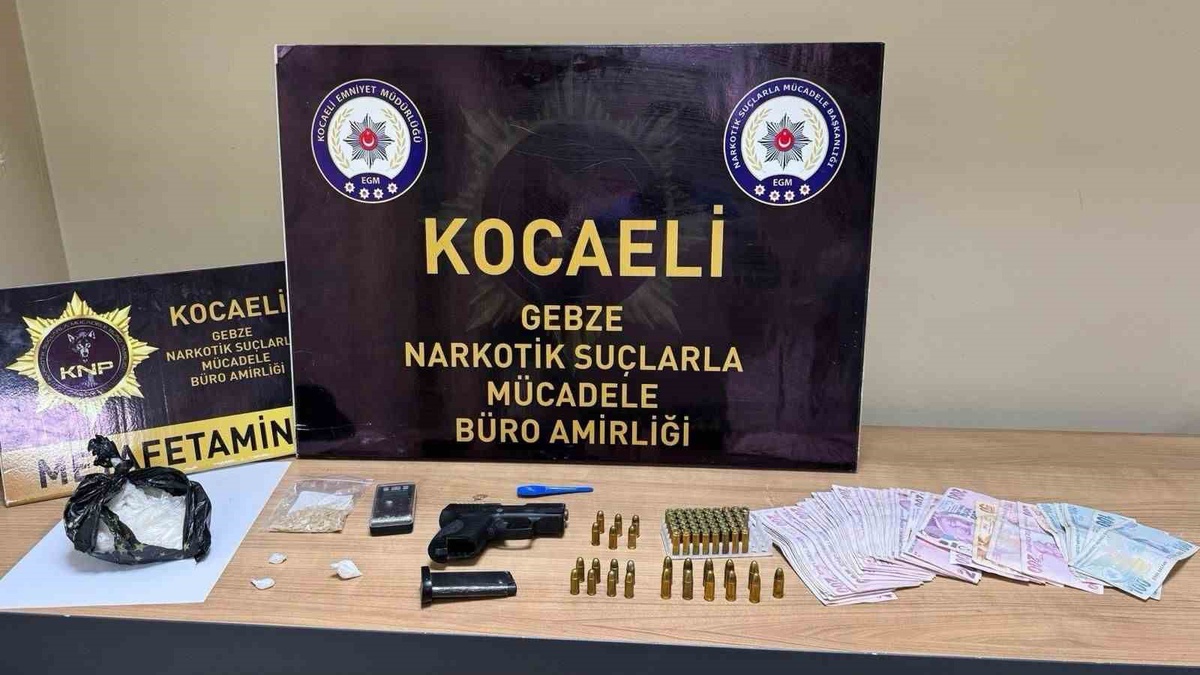 Kocaeli'de uyuşturucu operasyonunda yakalanan 3 şüpheli tutuklandı, 247 gram metamfetamin ele geçirildi