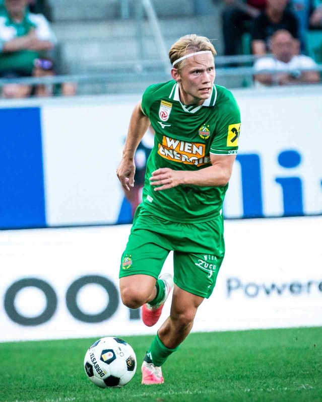 Kocaelispor, Rapid Wien'den 23 yaşındaki Norveçli Gulliksen'i satın alma opsiyonuyla kadrosuna kattı