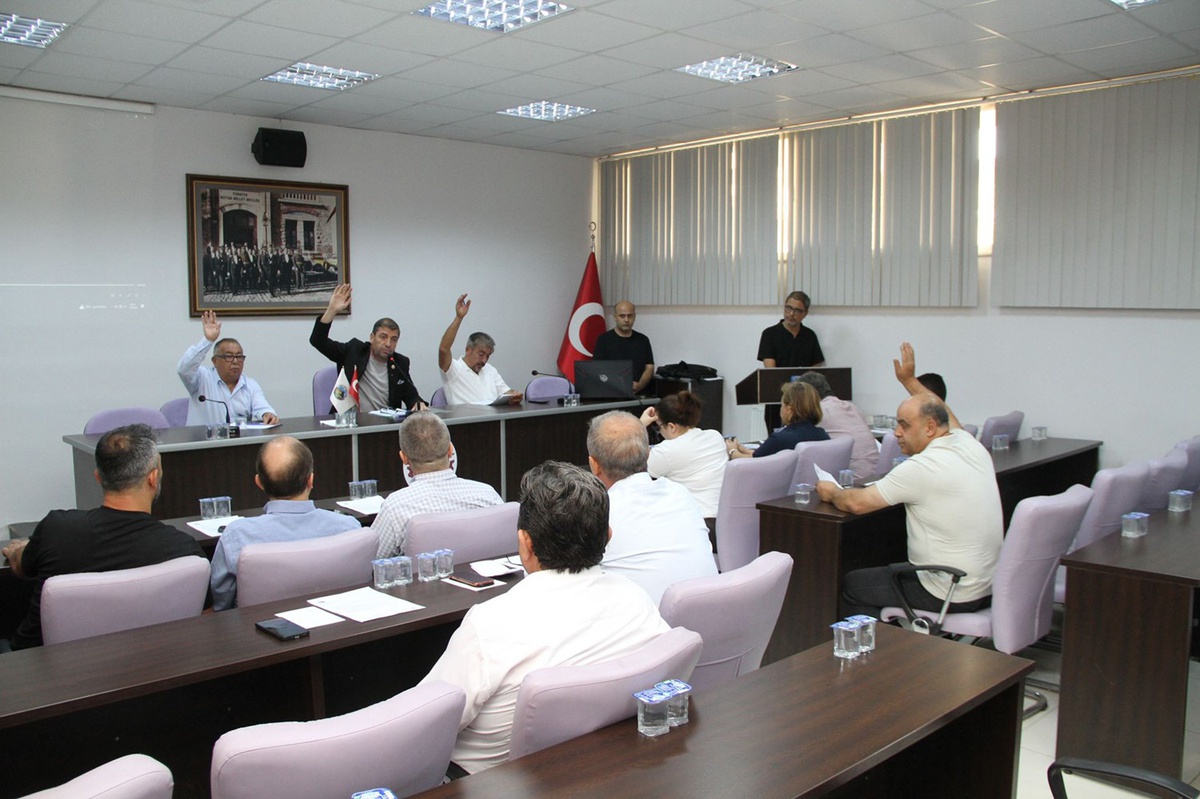 Kula Belediye Meclisi’nde spor salonu tartışması