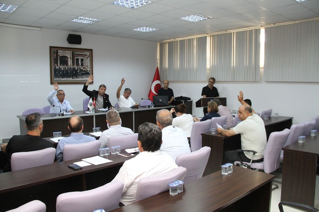 Kula Belediye Meclisi’nde spor salonu tartışması
