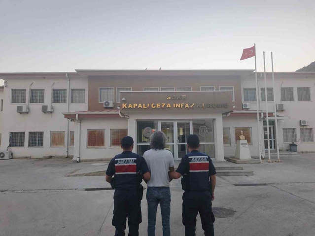 Kuşadası'nda uyuşturucu operasyonunda 2 şüpheli tutuklandı, 105 gram ketamin ele geçirildi