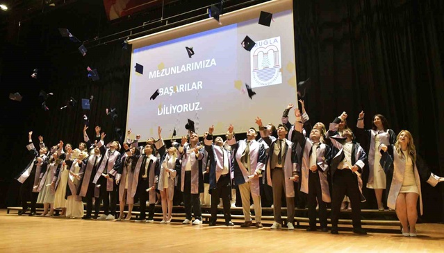 MSKÜ’lü diş hekimleri geleceğe uğurlandı