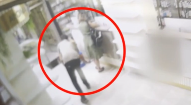 Müşterinin etek altı fotoğrafını çeken eczacı, eşine suçüstü yakalandı