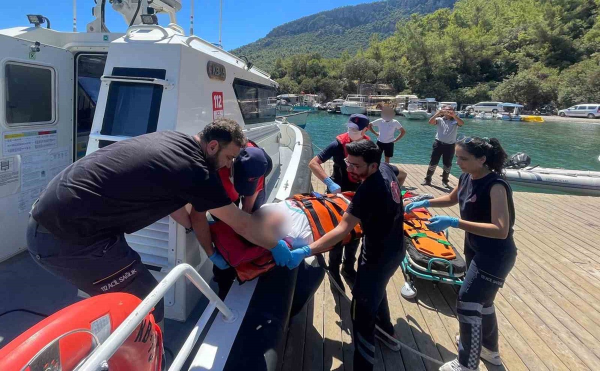 Fethiye'de Yaralı Vatandaşa Kurtarma