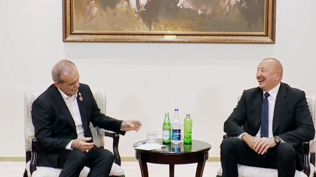 Pezeşkiyan’ın masasında görünce Aliyev dayanamadı! Türkçe diyaloğu güldürdü