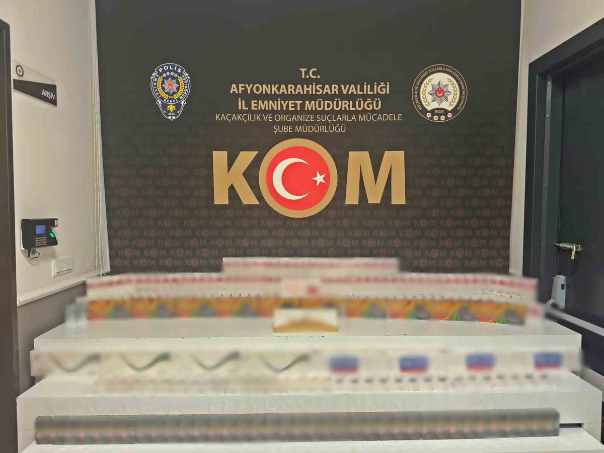 Afyonkarahisar'da 700 Paket Kaçak Sigara Ele Geçirildi