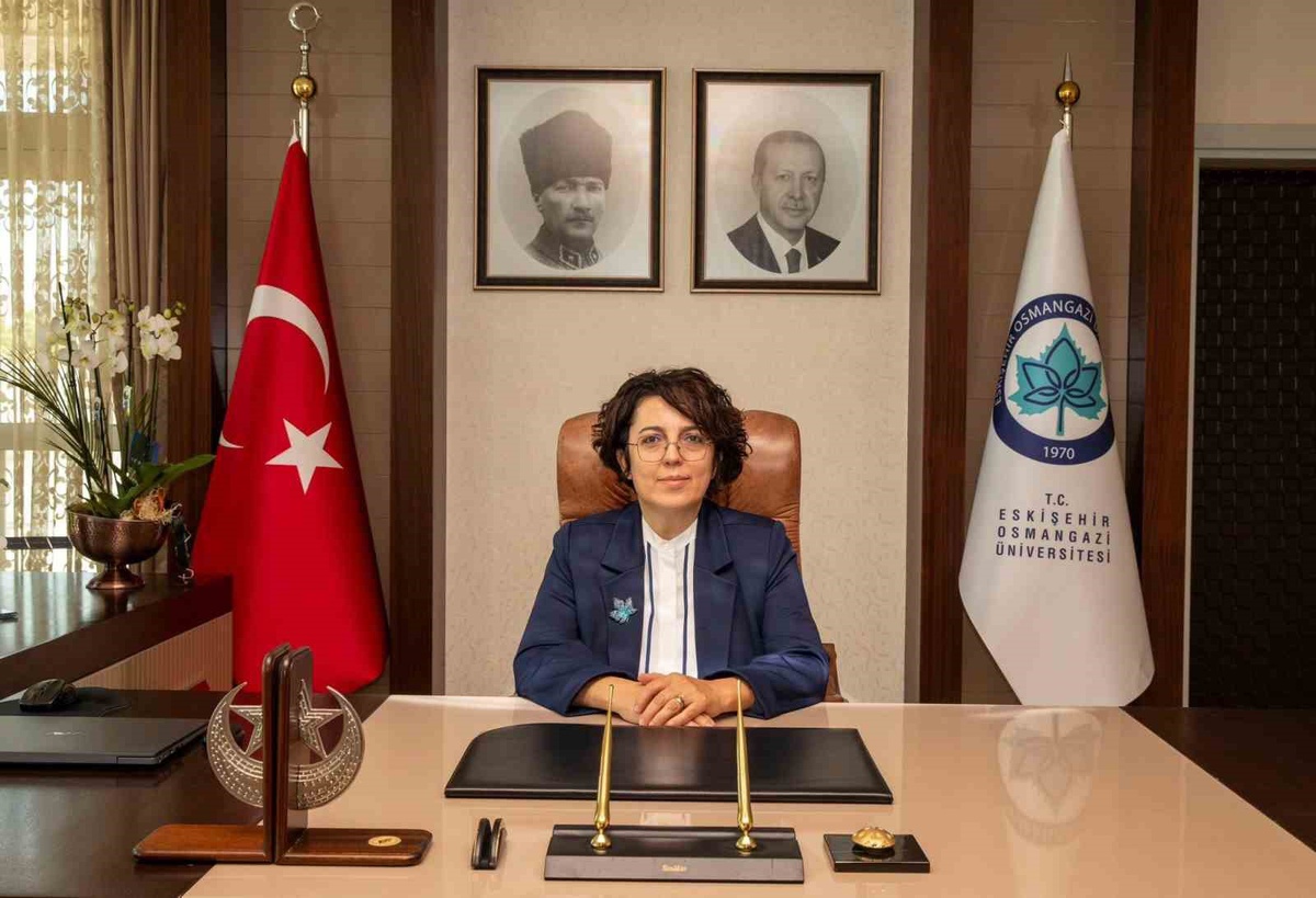 ESOGÜ Rektörü Gümüşsoy, Eskişehir'in Kurtuluşunun 104. Yılında Zafer Ruhunu Vurguladı