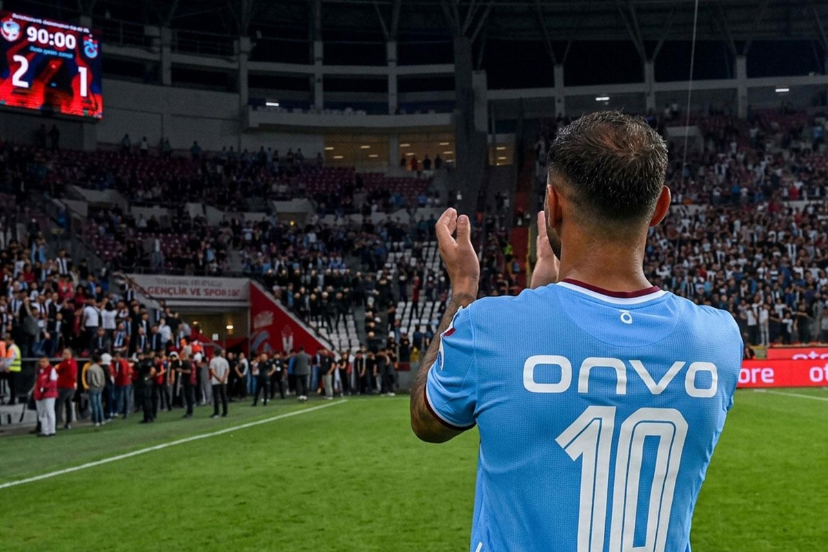 Salah\'tan maç sonunda dikkat çeken hareket! Beğeni yağıyor
