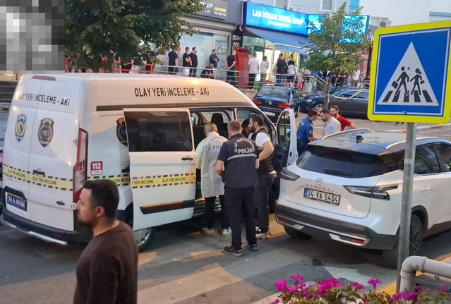 Sancaktepe'de İş Yerine Silahlı Saldırı: Can Kaybı Yok, Saldırganlar Aranıyor