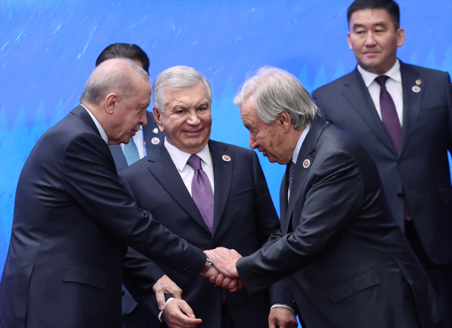 ŞİÖ Zirvesi başladı! Liderler aile fotoğrafı çektirdi, gözler Erdoğan'ın kritik görüşmesinde