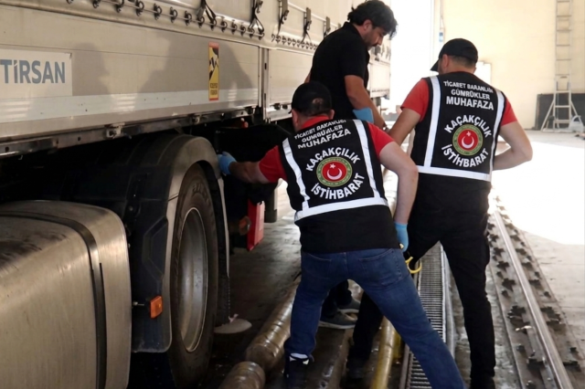 TIR dorsesinin altında yakalanan Arif Kocabıyık adliyede: Kaçacağı yeri açıkladı