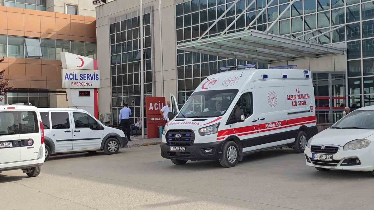 Tokat'ın Akın köyünde hayvan otlatma meselesi kanlı bitti: Silahlı kavgada 2 kişi yaralandı, 1'i ameliyatta
