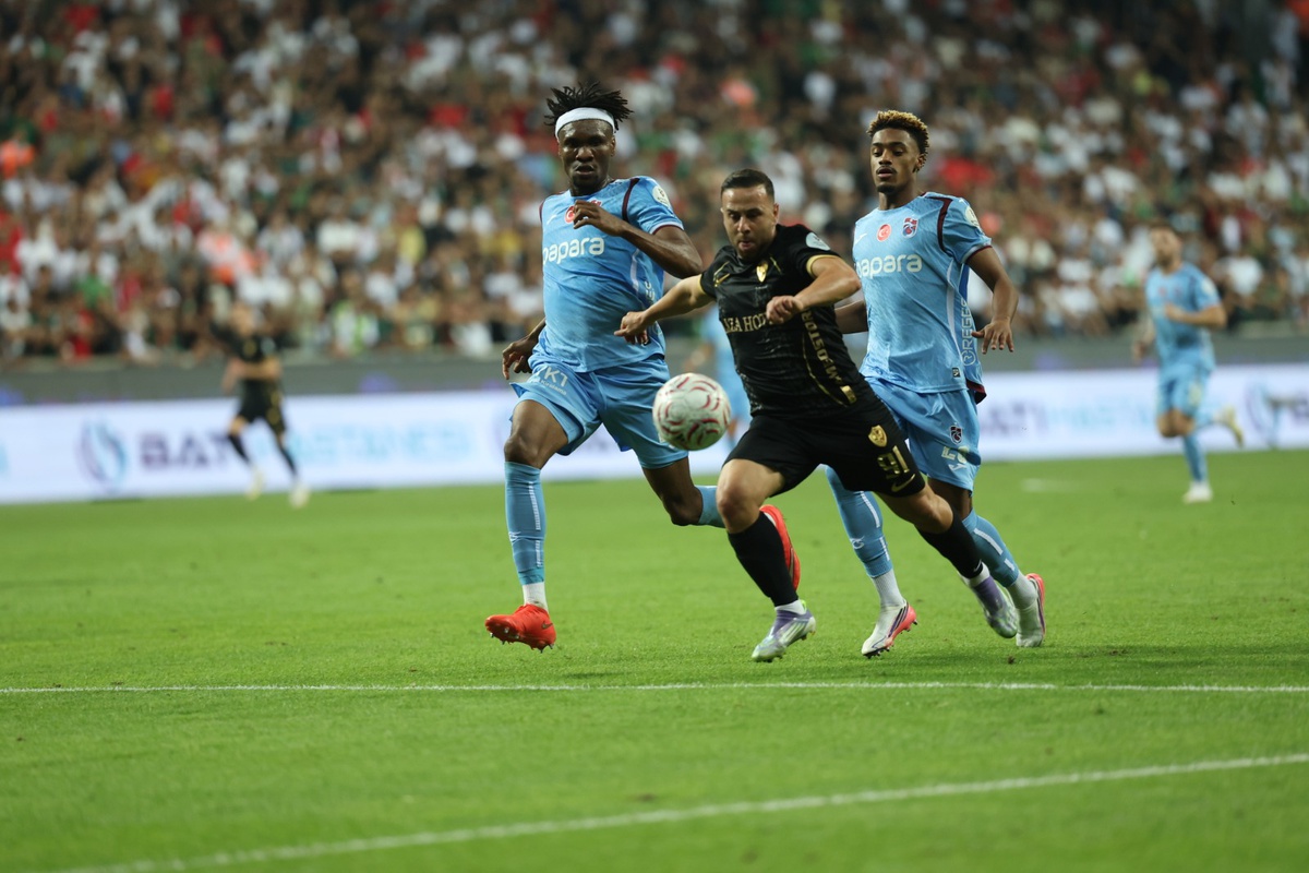 Trabzonspor, Amedspor'a 2-1 Yenildi