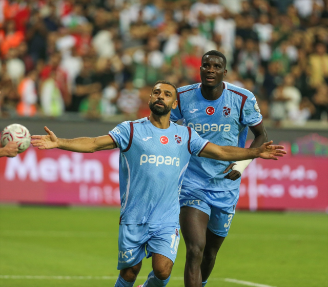 Trabzonspor'daki kötü gidişin nedeni Salah mı? Taraftarlar ikiye bölündü