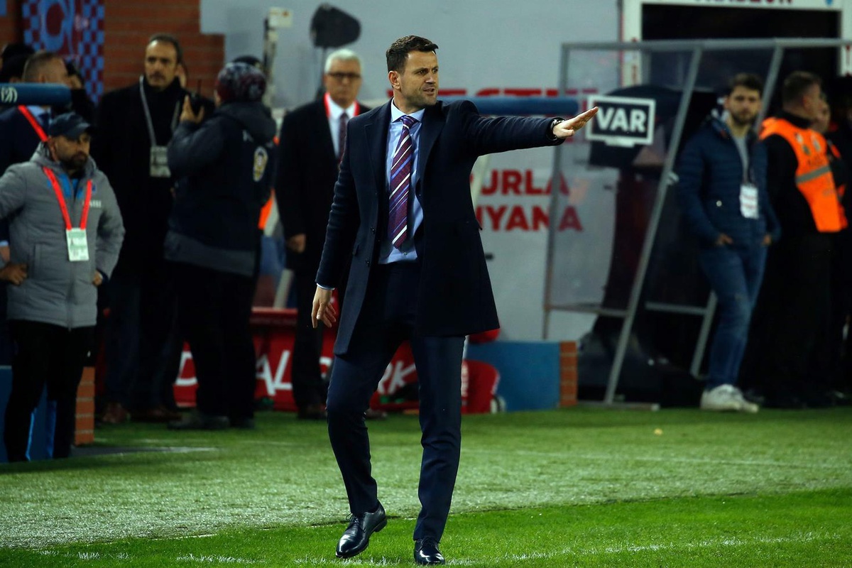 Trabzonspor\'dan geçici çözüm! Gençlerbirliği maçına eski teknik direktörüyle hazırlanacaklar