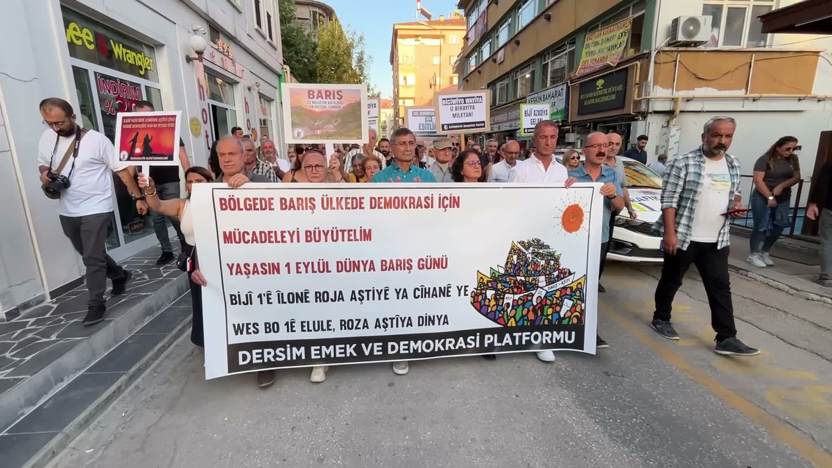Tunceli'de 1 Eylül Dünya Barış Günü'nde Dersim Emek ve Demokrasi Platformu'ndan kalıcı barış ve demokratik...