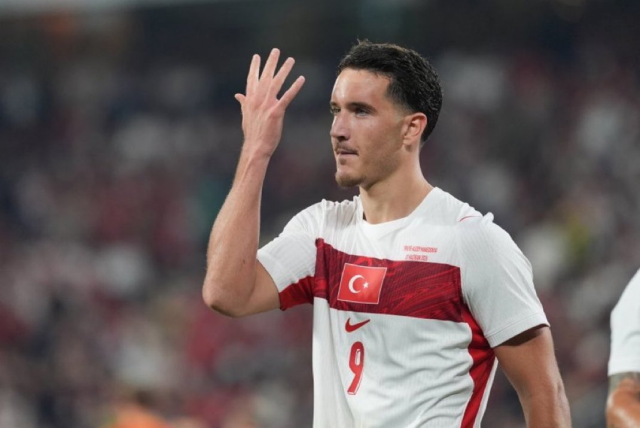 Uçak kalktı geliyor! Milli futbolcumuz Galatasaray'da 