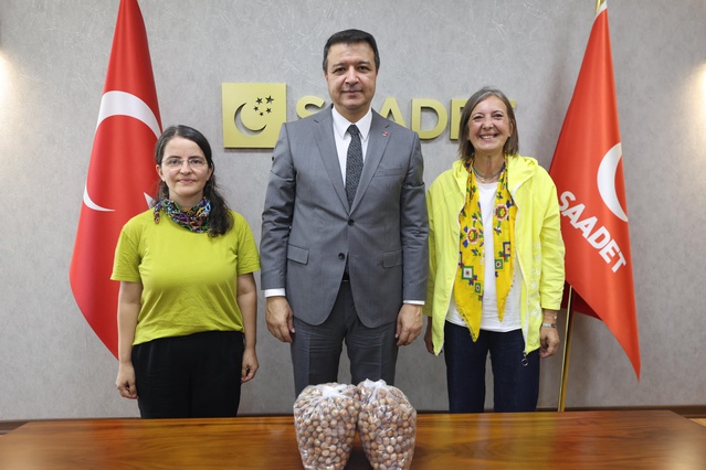 Ünye Çevre Platformu üyeleri Saadet Partisi Genel Başkanı Mahmut Arıkan'ı ziyaret etti, çevre hassasiyeti vurgulandı