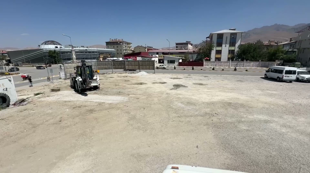 Van'da Depremzede Hissedarlar 15 Yıldır Mülkiyet Çözümü Bekliyor