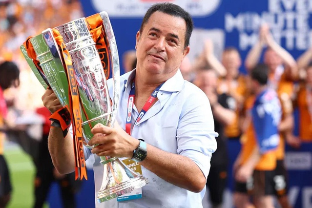 Acun Ilıcalı'dan tam 19 transfer! Hull City son gün 5 imzayı peş peşe açıkladı