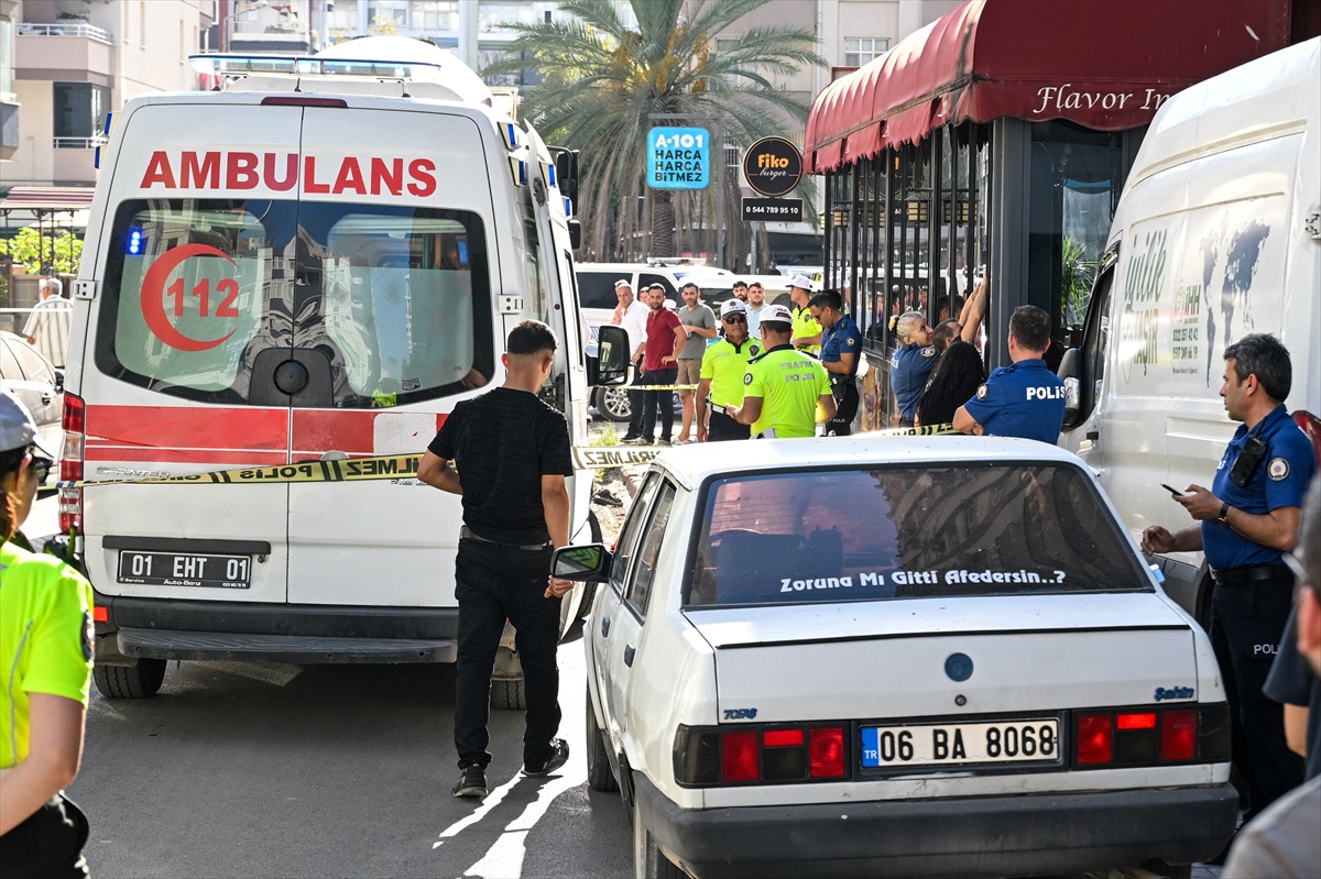 Adana Seyhan'da beton mikserinin çarptığı kişi hay…