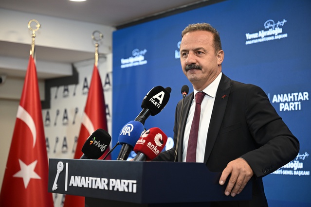Ağıralioğlu: Aile birliği için tayin hakkı kullanamayan öğretmenlerin mağduriyeti giderilmeli
