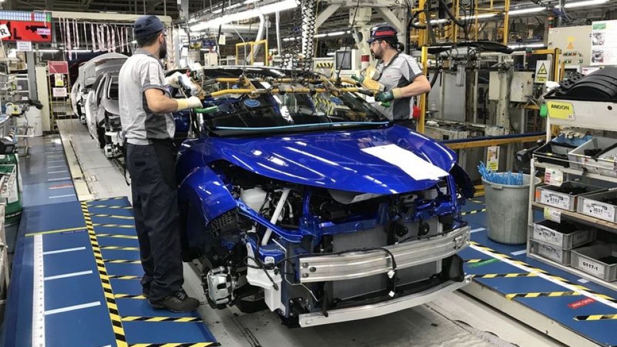 Ağustos'ta otomotiv pazarı yüzde 20,28 daraldı, otomobil satışları 61 bin 529 adete geriledi