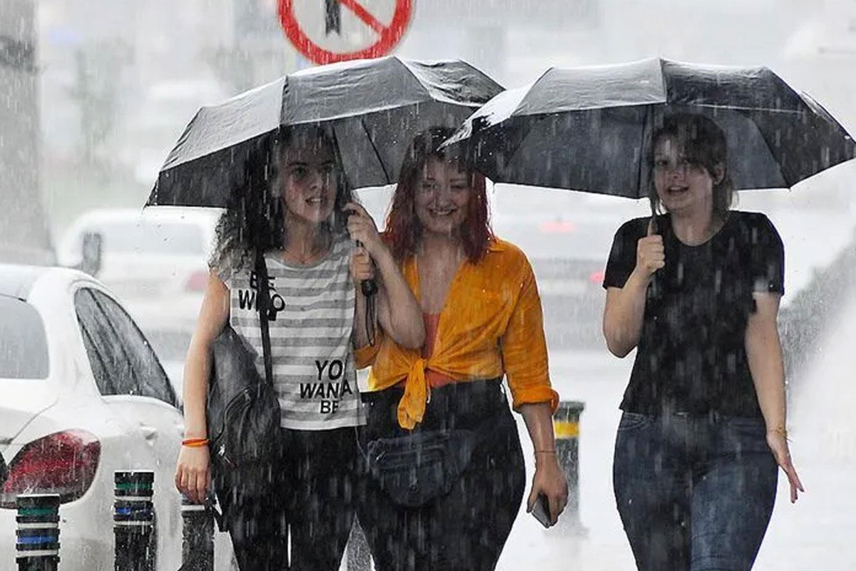 İBB AKOM\'dan İstanbul için sağanak uyarısı: Cuma gününe dikkat