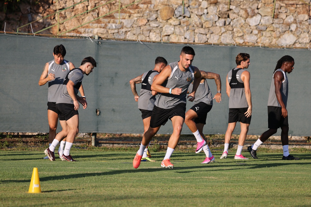 Corendon Alanyaspor, Çaykur Rizespor deplasmanının hazırlıklarına başladı
