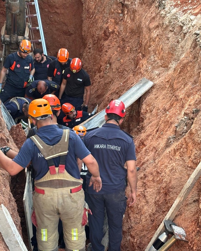 Gölbaşı'nda inşaat işçisi göçük altından sağ kurtarıldı
