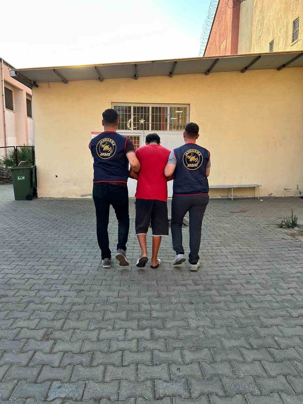 Aydın'da 23 yıl cezasıyla aranan şahıs İzmir Kemalpaşa'da JASAT'ın operasyonuyla yakalandı