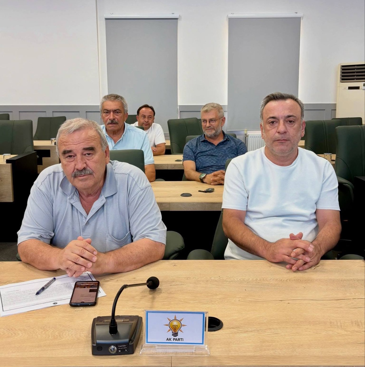 Bilecik'te CHP'den istifa eden Mehmet Gündüz AK Parti'ye katılıp sırasına oturdu