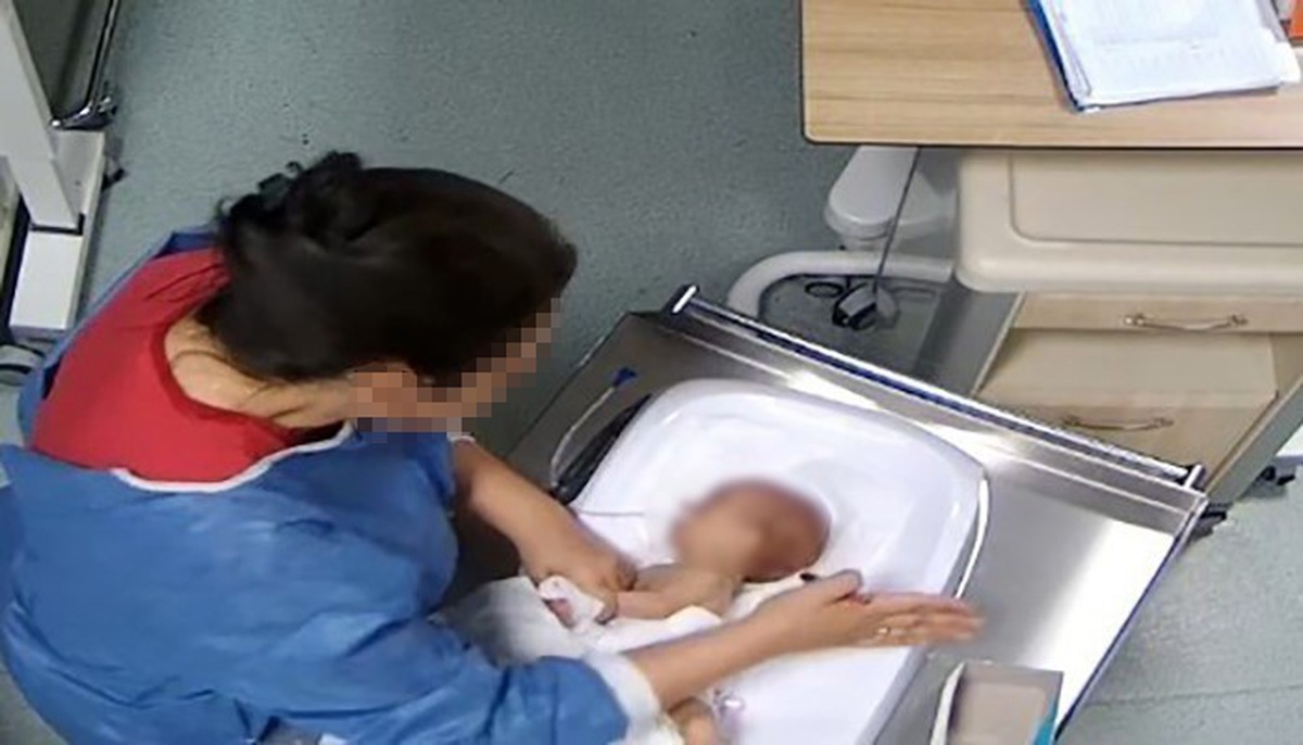 Bebeğe şiddet davasında hemşire pişmanım dedi ama tahliye talebi reddedildi
