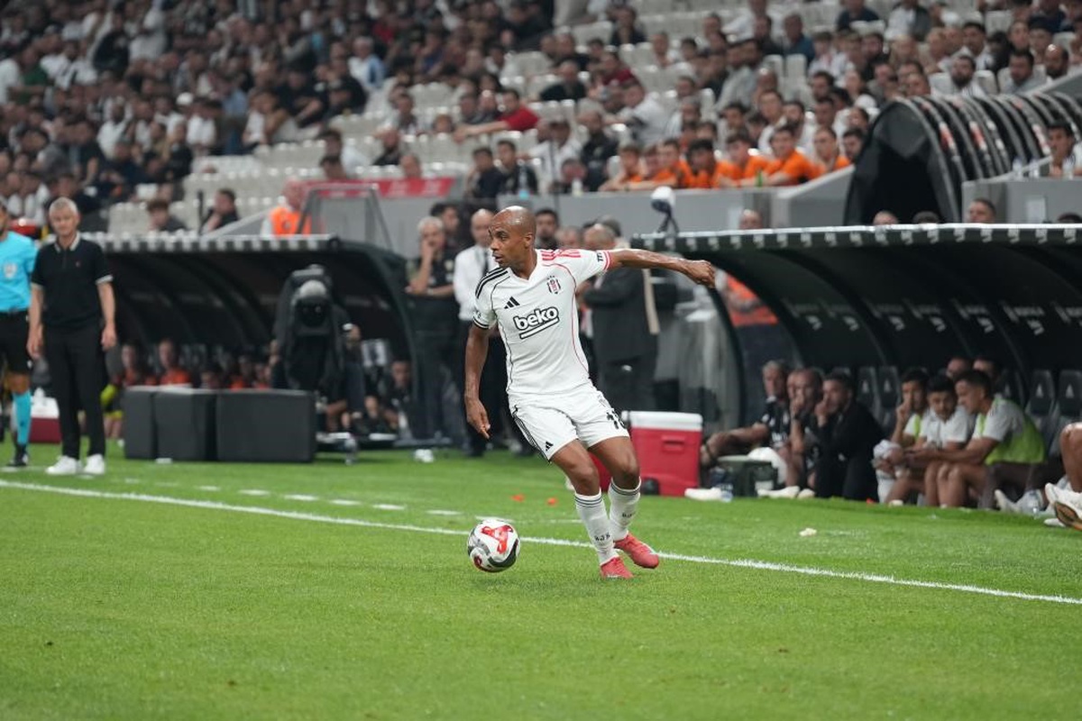 Beşiktaş, Portekizli futbolcu Joao Mario'nun sözleşmesini karşılıklı feshetti