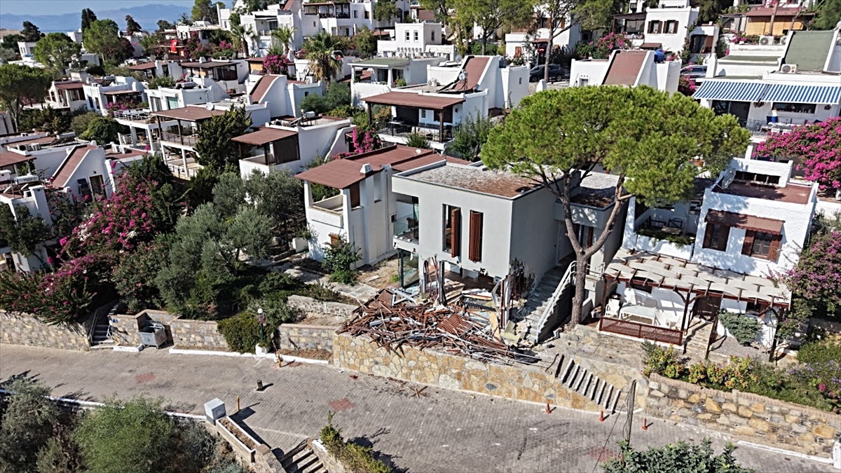 Bodrum'da 8 ayda 74 kaçak ve ruhsatsız yapı için yıkım kararı uygulandı