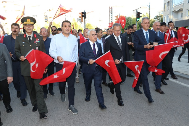 Sivas'ta Atatürk'ün gelişi temsili olarak yeniden canlandırıldı