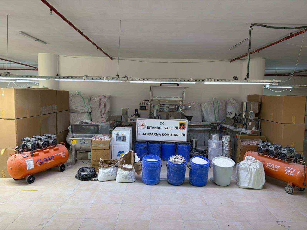 İstanbul Çatalca'daki operasyonda 1,5 milyon uyuşturucu hap ele geçirildi