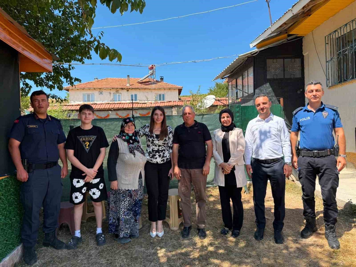 Kaymakam Mantı şehit ailelerini ziyaret etti