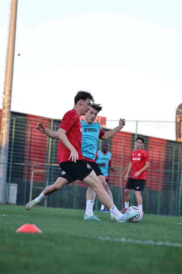 Çorum FK, Eyüpspor karşılaşmasının hazırlıklarına ilk antrenmanla başladı