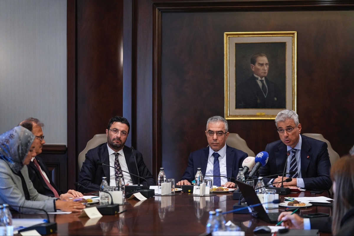 Hukuk Politikaları Kurulu'nda sağlık çalışanları ve yerli üretim masada