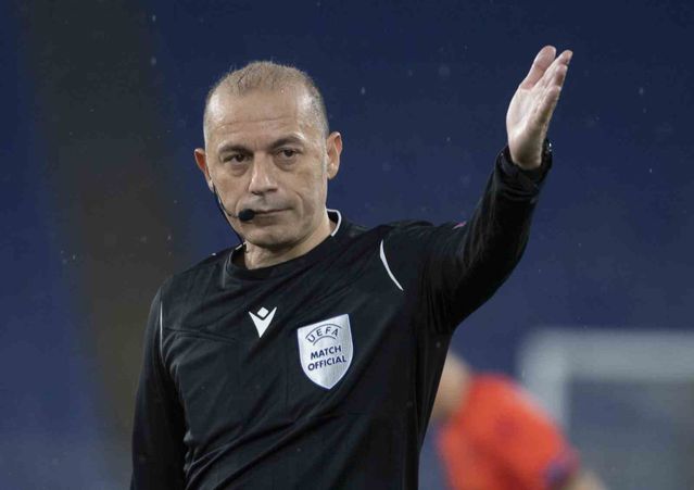 Cüneyt Çakır, Rusya Futbol Federasyonu ile uzun süreli sözleşme imzaladı