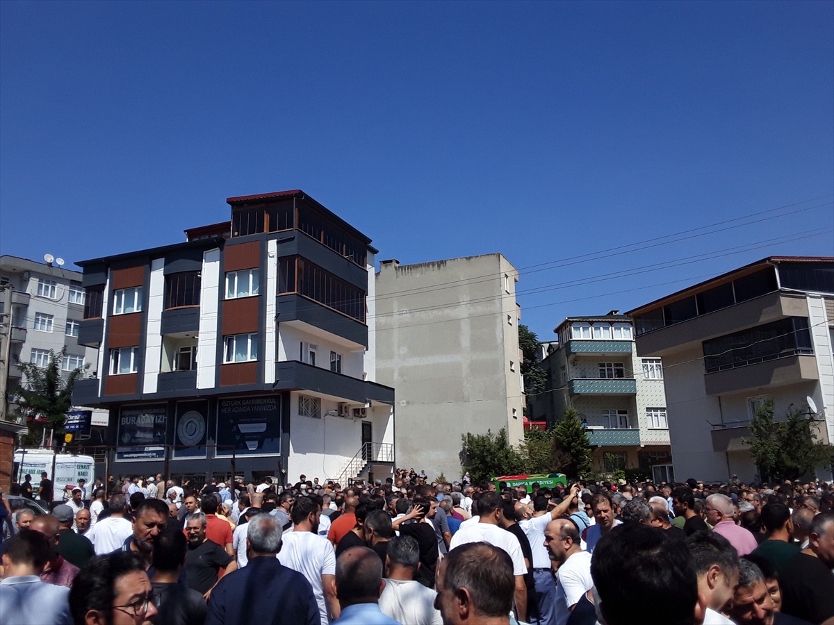 Darıca Halk Eğitim Müdürü Mustafa Sağdıç son yolculuğuna uğurlandı