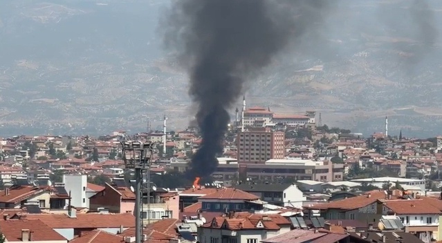Palet fabrikasında yangın