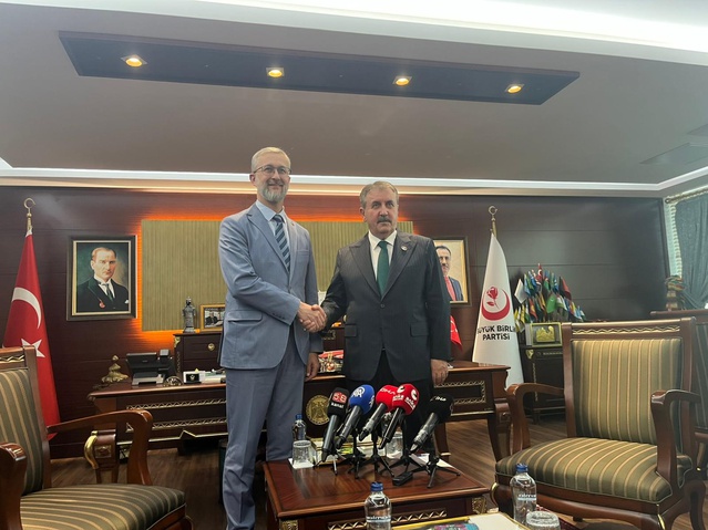 Destici: Rusya Ukrayna'dan çekilmeli, toprak bütünlüğü tanınmalı