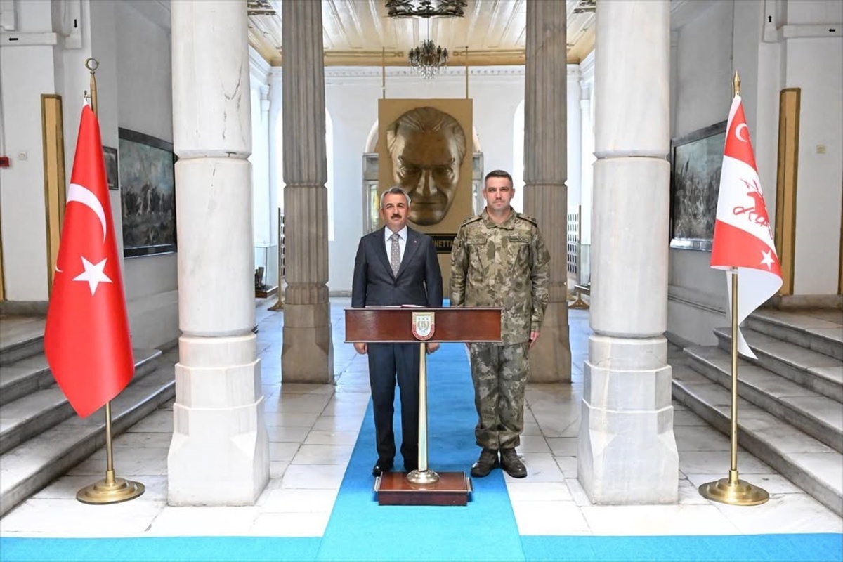 Edirne Valisi Sezer, Garnizon Komutanı Sert\'i makamında ziyaret etti