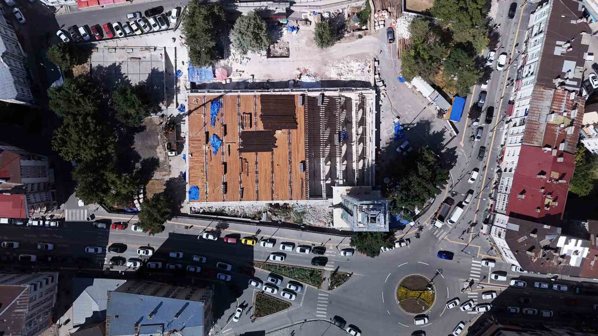 Sivas Ulu Camii'nde 8 Asırlık Sır Çözüldü: Minaredeki Yeşil Çanakların Süsleme Amacıyla Kullanıldığı Belir...